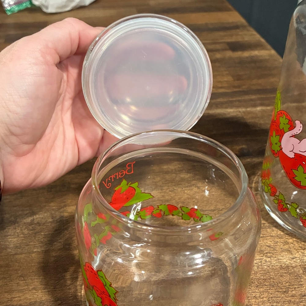 Strawberry Shortcake Canister Set of 2 - Picture 3 of 7